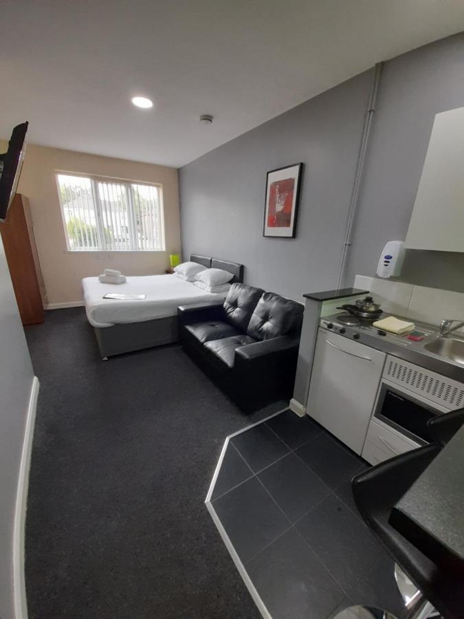 Lymedale Suites Studios & Aparthotel In Newcastle Under Lyme & Stoke 외부 사진