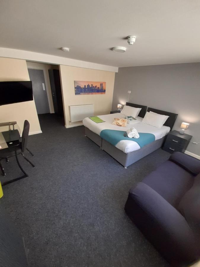 Lymedale Suites Studios & Aparthotel In Newcastle Under Lyme & Stoke 외부 사진