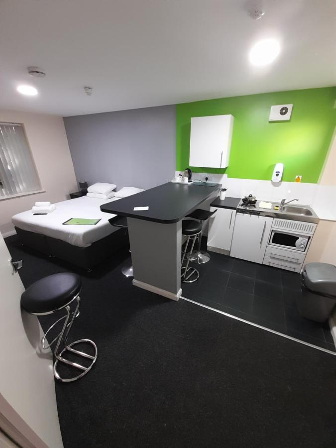 Lymedale Suites Studios & Aparthotel In Newcastle Under Lyme & Stoke 외부 사진